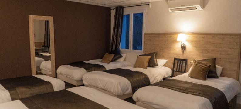 Cit'Hotel餐厅保龄球米洛(Cit'Hotel Restaurant du Bowling de Millau)图片