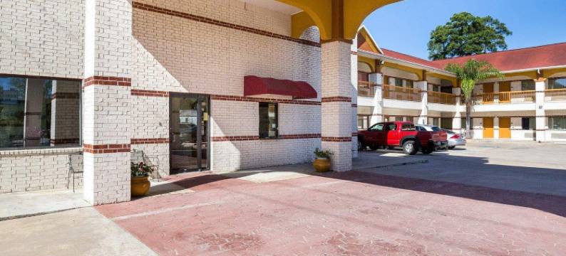 亨布尔IAH罗德威旅馆及套房(Rodeway Inn & Suites Humble IAH)图片