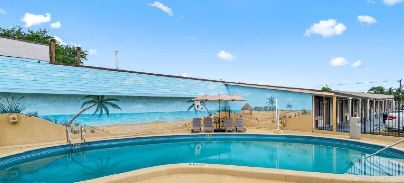 西棕榈滩兰塔纳温德姆速8酒店(Super 8 by Wyndham Lantana West Palm Beach)图片