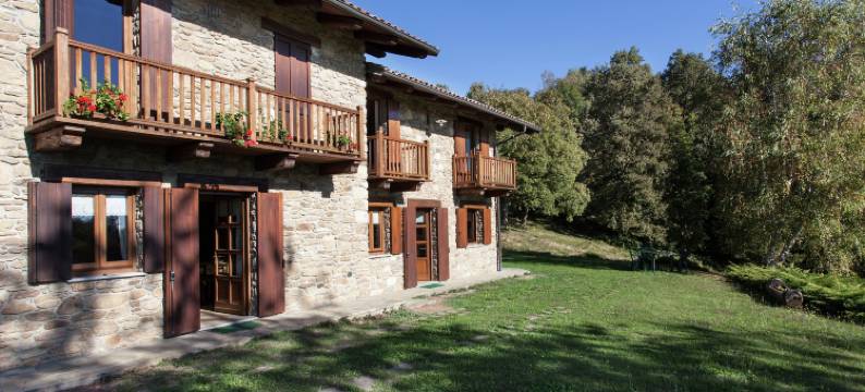 Apartment in Netro with Balcony and Views图片