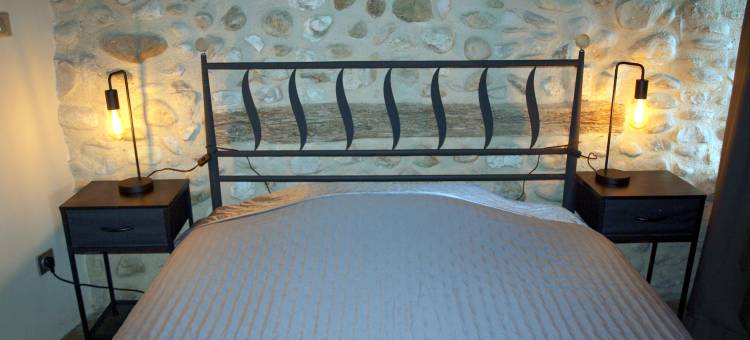 Scenic Village Home with Lake Panorama图片