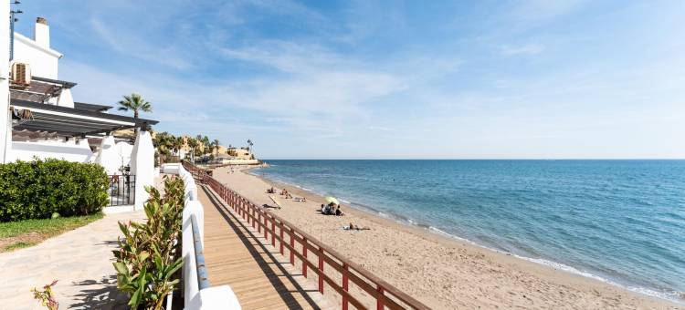 Beachfront holiday home in Malaga图片