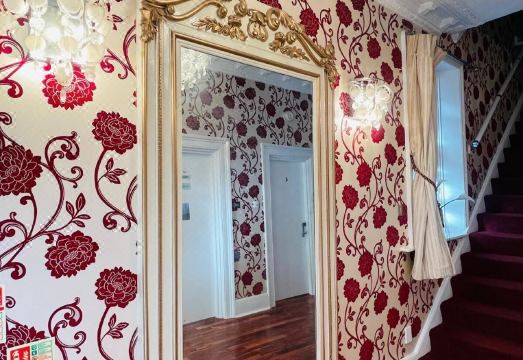 Crompton Guest House Hotel Overview