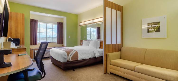 利哈伊埃克斯-迈尔斯堡凯艺套房酒店(Quality Inn & Suites Lehigh Acres Fort Myers)图片