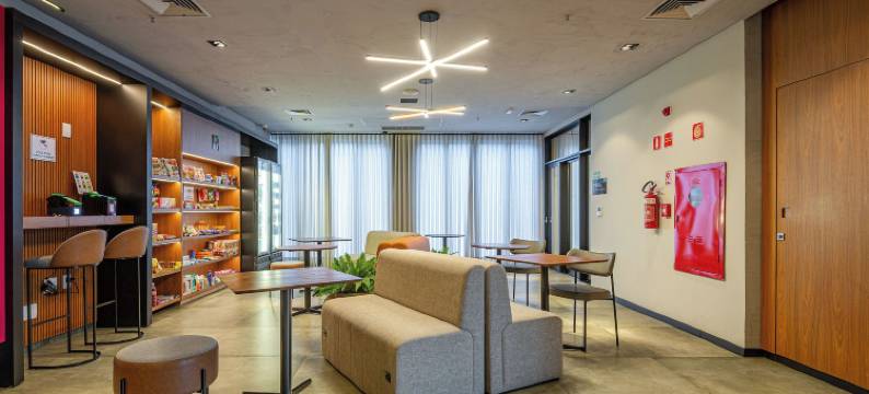 戈亚尼亚马里斯塔的鲁莫泛美城市酒店(Roomo Transamerica Goiânia Marista Urbà)图片