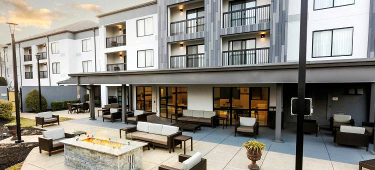 博林格林会议中心万怡酒店(Courtyard Bowling Green Convention Center)图片