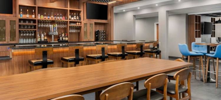 亚特兰大机场天际点酒店及套房(Four Points by Sheraton College Park Atlanta Airport)图片