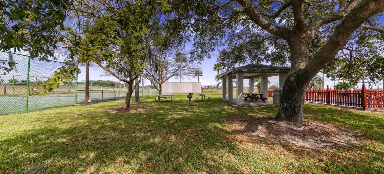 海恩斯城罗德威套房酒店(Rodeway Inn & Suites)图片