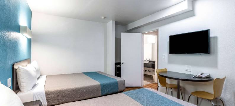 芳泉谷亨廷顿海滩区6号汽车旅馆(Motel 6 Fountain Valley, CA - Huntington Beach Area)图片