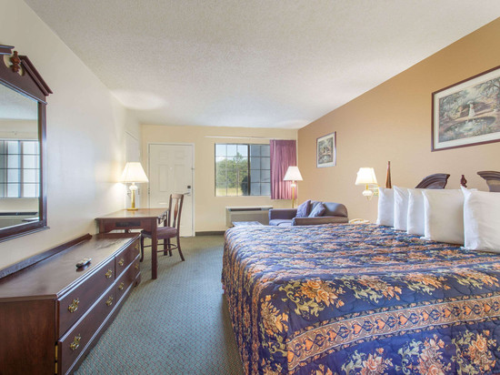 皮卡尤恩温德姆戴斯酒店