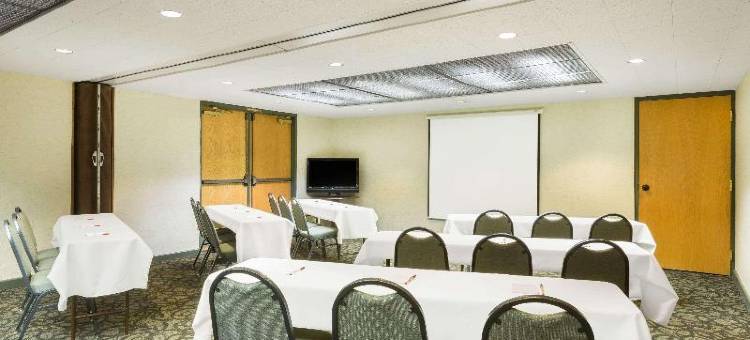 锡达城华美达酒店(Ramada by Wyndham Cedar City)图片
