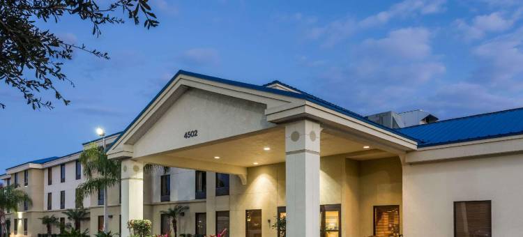 莱克兰戴斯套房酒店(Days Inn & Suites by Wyndham Lakeland)图片