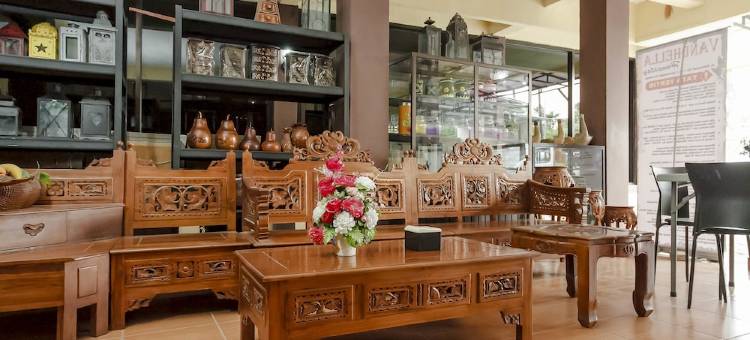 近发展联赛篮球场瑞德多兹酒店(RedDoorz Near Dbl Arena)图片