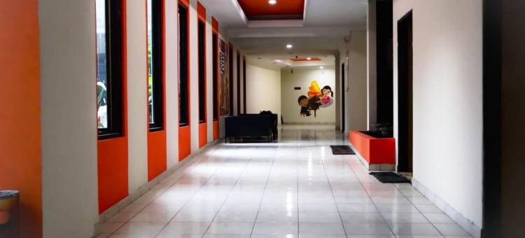 图隆阿贡沃特尔酒店(Grand Charis Hotel Tulungagung)图片