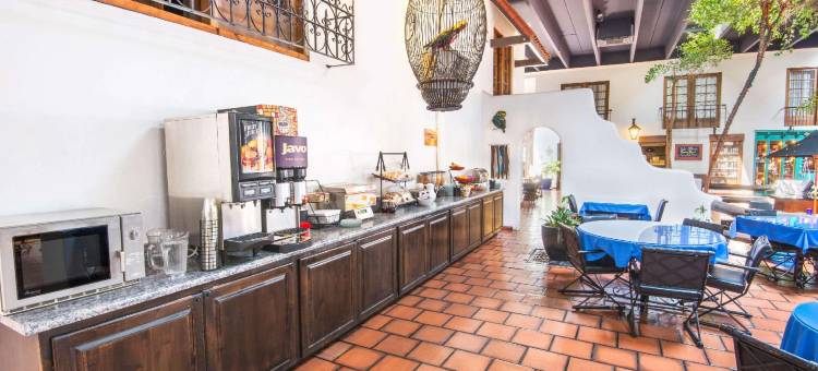 拉斯克鲁塞斯华美达酒店及会议中心(Ramada by Wyndham Las Cruces Hotel & Conference Center)图片