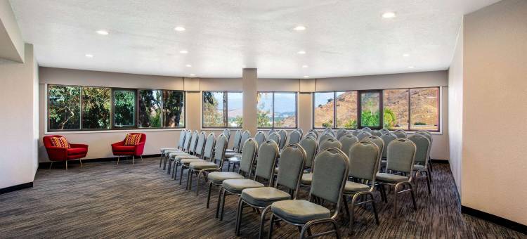 波莫纳拉昆塔温德姆套房酒店(La Quinta Inn & Suites by Wyndham Pomona)图片