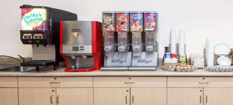 亚特兰大康纳斯麦客达套房酒店(Microtel Inn & Suites by Wyndham Conyers Atlanta Area)图片