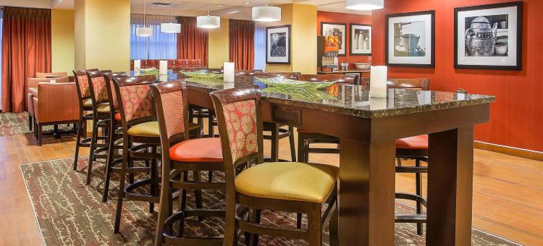 诺克斯维尔西锡达布拉夫欢朋酒店(Hampton Inn Knoxville-West at Cedar Bluff)图片