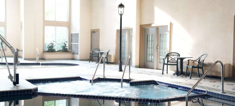 密尔沃基机场舒适套房酒店(Comfort Suites Milwaukee Airport)图片