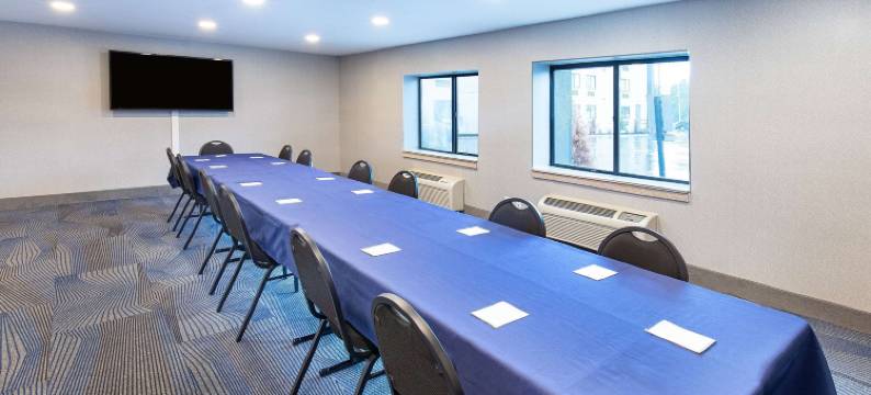 纳什维尔机场拉昆塔温德姆套房酒店(La Quinta Inn & Suites by Wyndham Nashville Airport)图片