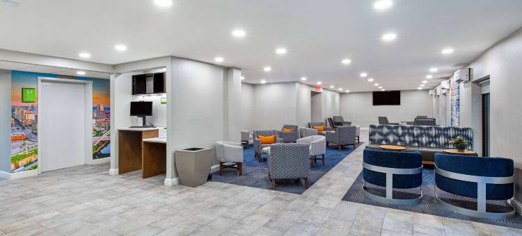 纳什维尔机场拉昆塔温德姆套房酒店(La Quinta Inn & Suites by Wyndham Nashville Airport)图片