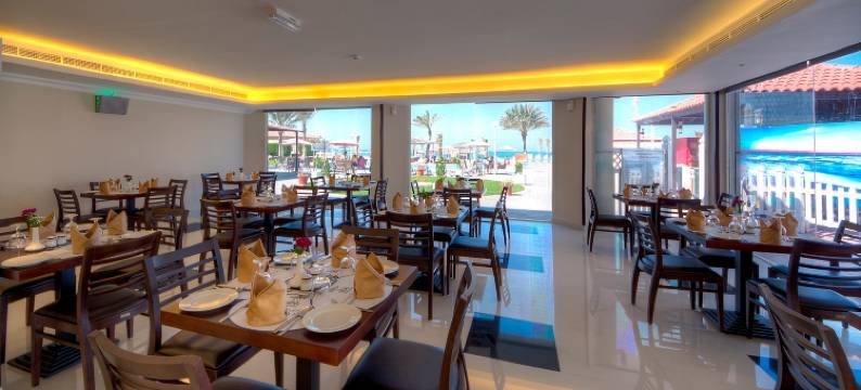 阿吉曼湾酒店(Ajman Beach Hotel)图片