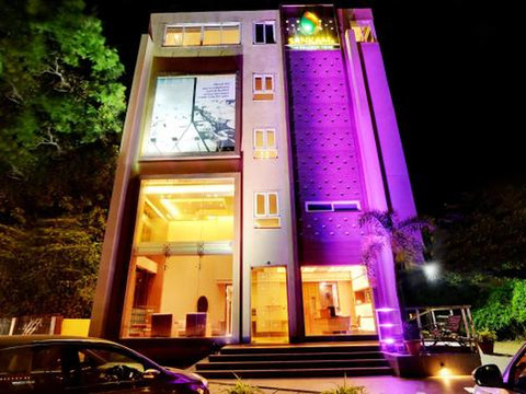 三卡马精品酒店