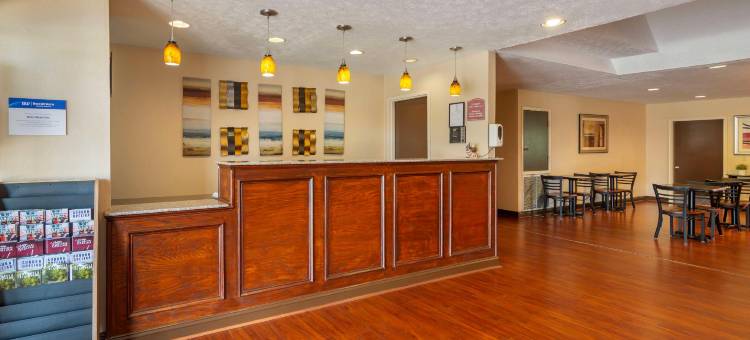 奥本欧佩莱卡贝斯特韦斯特酒店(Best Western Auburn/Opelika Inn)图片