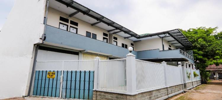 OYO Living 3187 Kost Putri Bu Chris图片