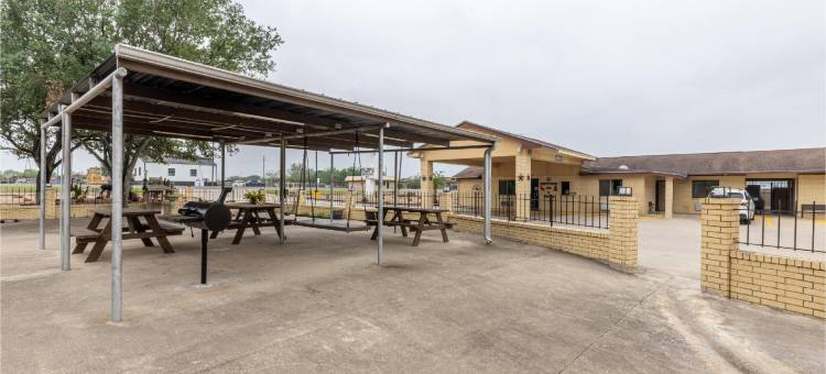 弗里尔行政旅馆和开间(Freer Executive Inn & Suites)图片