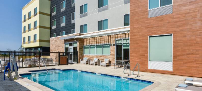 本图拉县穆尔帕克万枫套房酒店(Fairfield Inn & Suites Moorpark Ventura County)图片