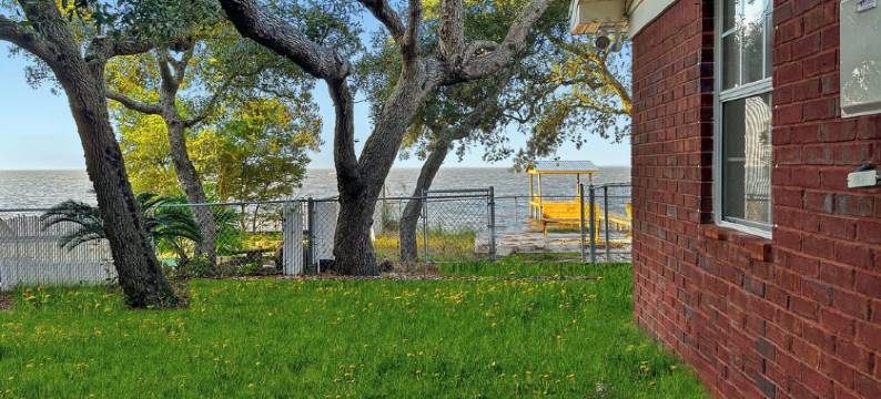 Baywatch Paradice Paradice  8 m to Beach, Private Pier, Sleeps 8 Fenced Dog Area图片