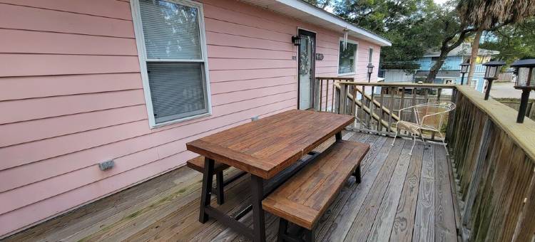 泰碧粉色小屋乡村民宿(军人及退伍军人优惠)(Tybee Pink House (Military & Veteran Discount))图片
