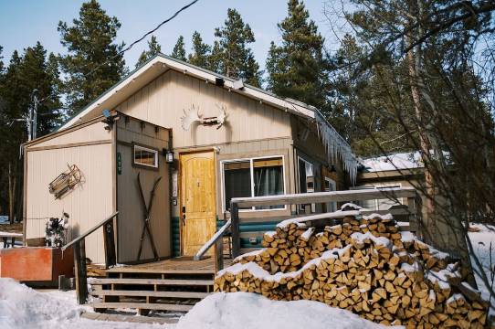 Secluded Gorgeous Cabin-Hike- Bike-steps away from Roosevelt National Forest
