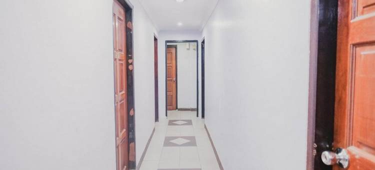 红多兹酒店-近巴淡岛名古屋山购物中心5号(Reddoorz Near Nagoya Hill Mall Batam 5)图片