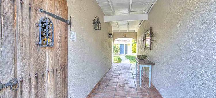 Private Canal Access and Tropical Courtyard Serenity - Island Luxury Retreat图片