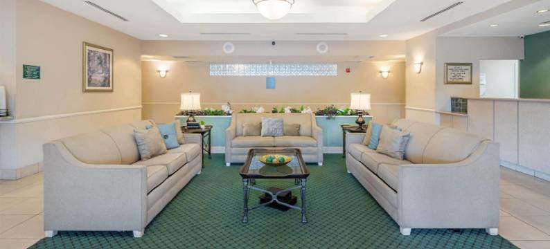 迈尔斯堡I-75 拉昆塔温德姆套房酒店旅店(La Quinta Inn and Suites Fort Myers I-75)图片