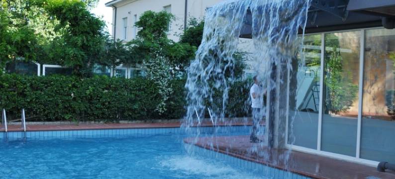 卡罗尔酒店(Hotel Carol)图片