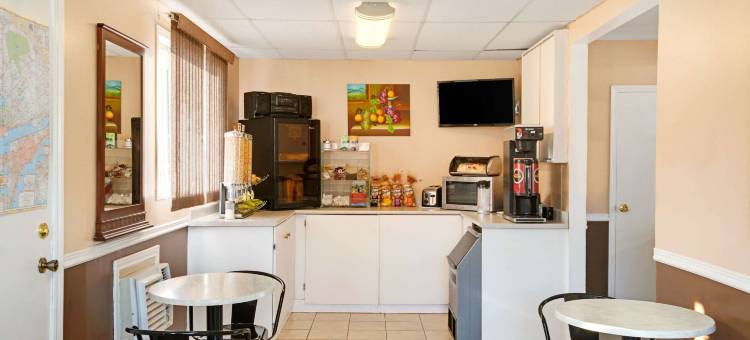 美德兰骑士酒店(Knights Inn - Park Villa Motel, Midland)图片