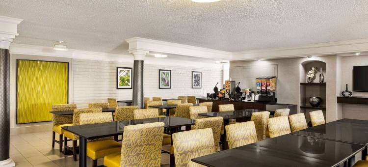 圣安东尼奥I-35北托亚弗韦恩拉昆塔温德姆酒店(La Quinta Inn by Wyndham San Antonio I-35 N at Toepperwein)图片
