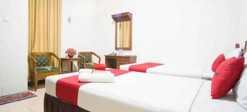 红门酒店-靠近法拉贾瓦海滩特尔纳特市(RedDoorz near Pantai Falajawa Kota Ternate)图片