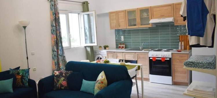皮尔戈斯多彩开间，睡2人，停车场，WiFi，空调(Pirgos Colorful Studio Sleeps 2 Parking WiFi AC)图片