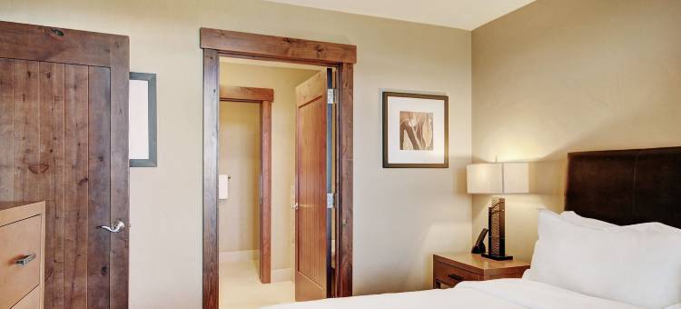 8 号山峰基地滑雪坡边 - 可入住 6 人！1 居共管公寓 - 雷艾温(Slopeside  at Base of Peak 8, Sleeps 6! 1 Bedroom Condo by RedAwning)图片