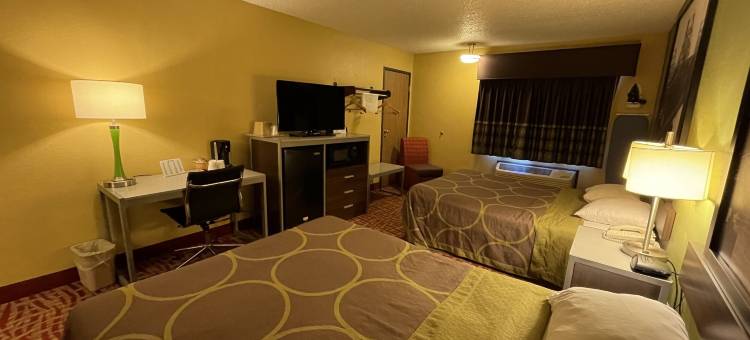 范布伦-史密斯堡地区温德姆速8酒店(Super 8 by Wyndham Van Buren/Ft. Smith Area)图片