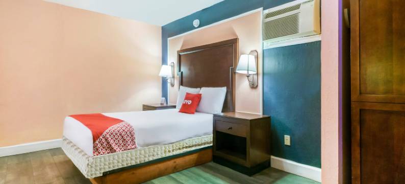 OYO默特尔比奇国王高速公路酒店(OYO Hotel Myrtle Beach Kings Hwy)图片