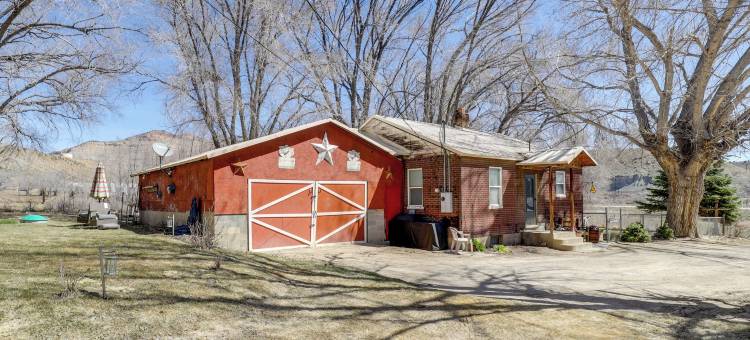 舒适的帮手家住宿，有围栏庭院，欢迎宠物(Cozy Helper Home w/ Fenced Yard, Pets Welcome)图片