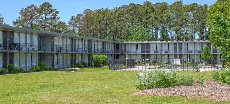 OYO 塞尔玛/史密斯菲尔德 I-95 名人酒店(Masters Inn Selma Smithfield I-95 by OYO)图片