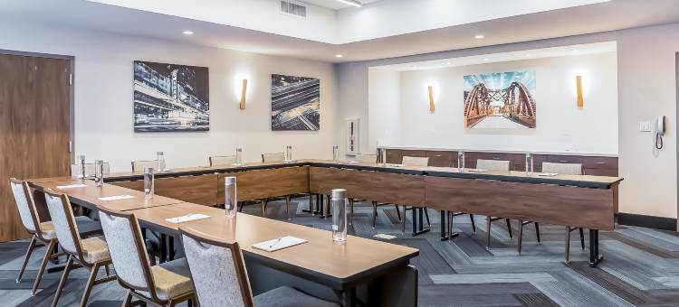 芝加哥布里奇维尤希尔顿欣庭酒店及套房(Hampton Inn & Suites Bridgeview Chicago)图片