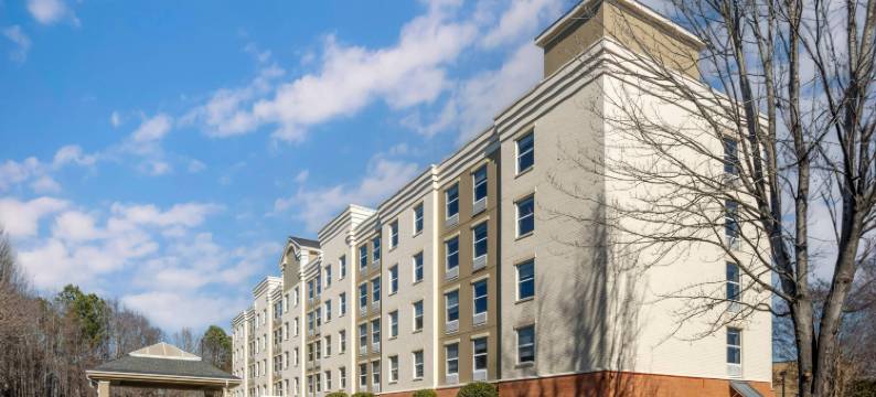 舒适套房酒店 - 近伯克戴尔村 - 亨特斯维尔(Comfort Suites Near Birkdale Village- Huntersville)图片