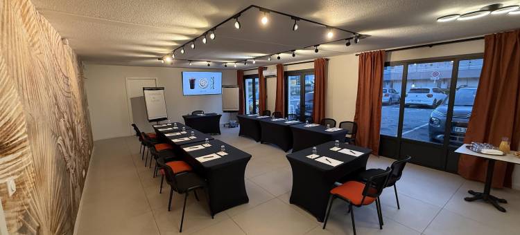 马赛维特罗机场基里亚德酒店(Kyriad Marseille - Vitrolles Aeroport)图片